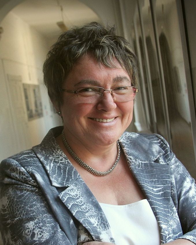 dr hab. Elżbieta Basiul, prof. UMK.jpg